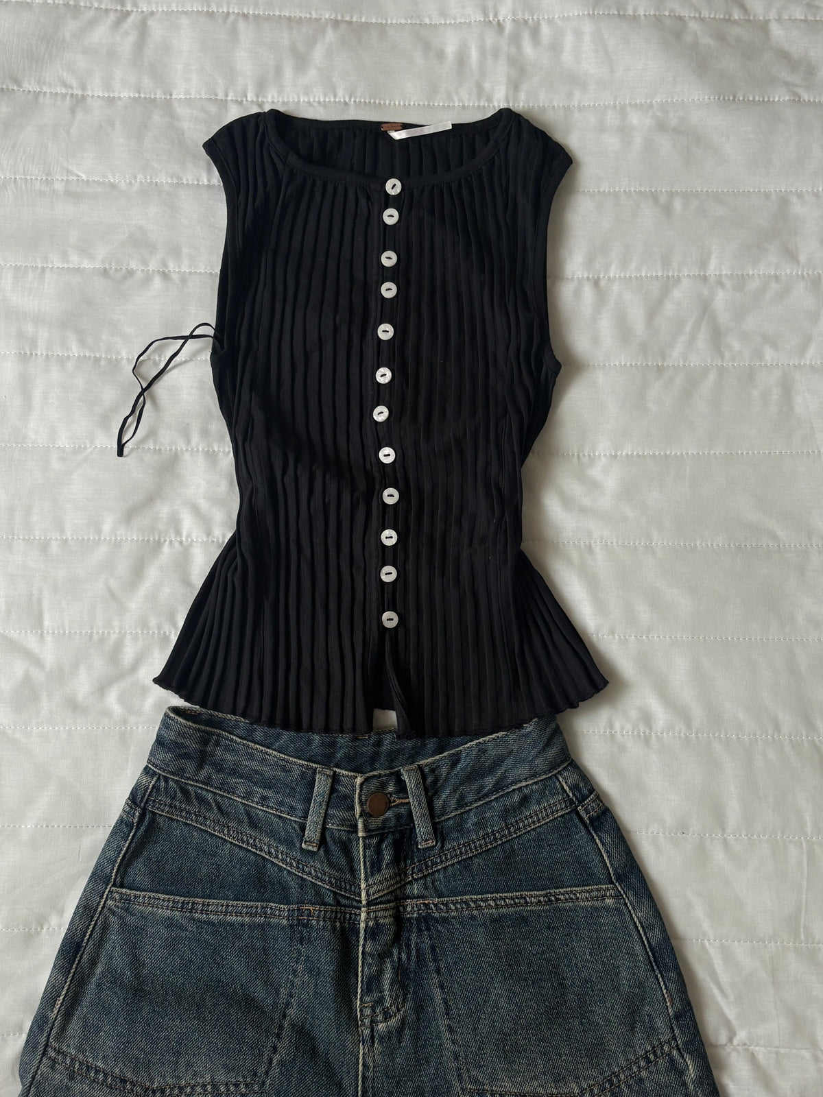 Black ribbed top