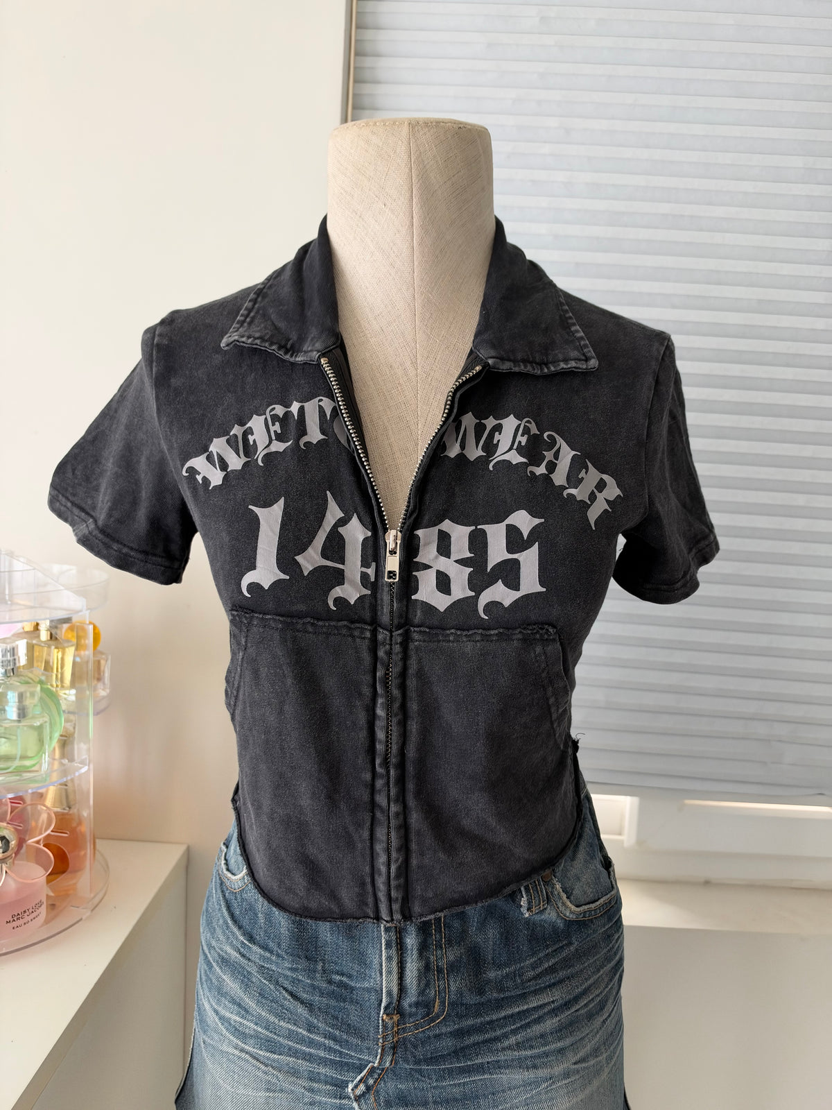 1485 zipper tee
