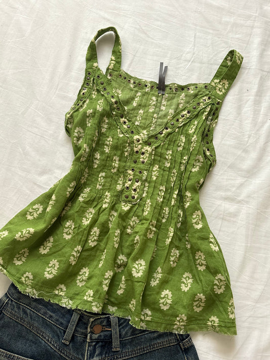 Green a line top