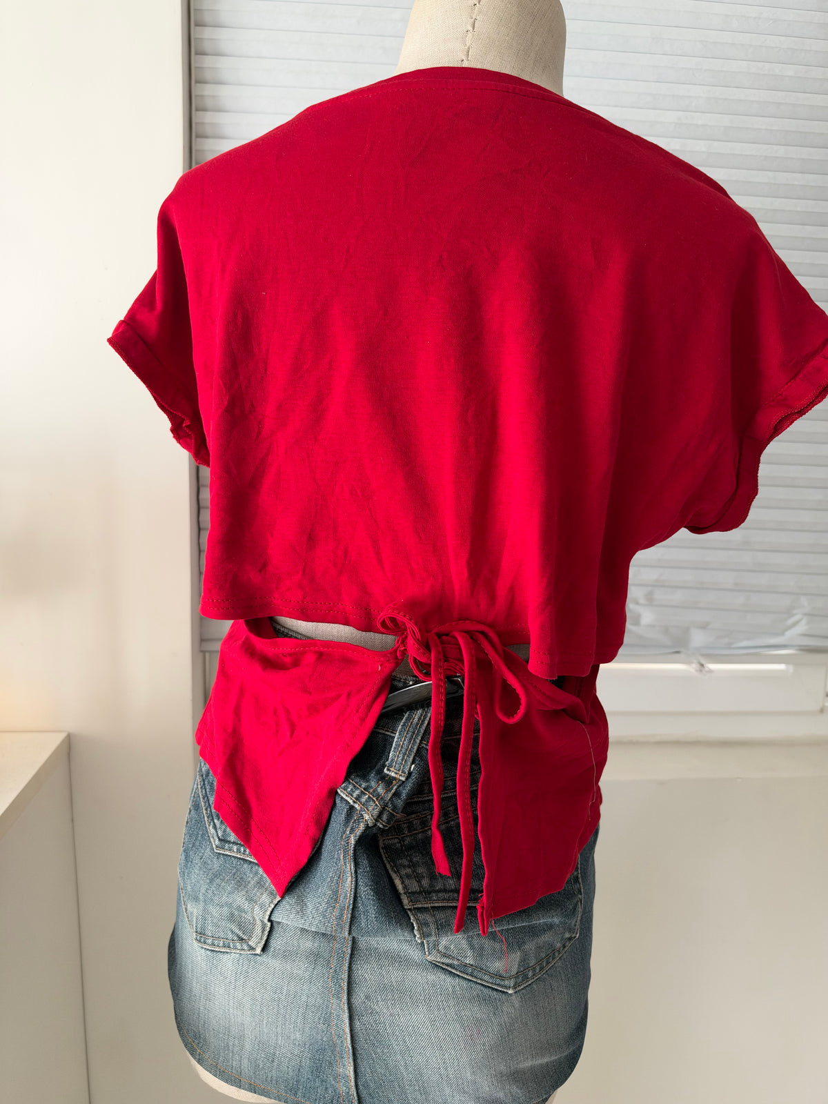 Red back tie top