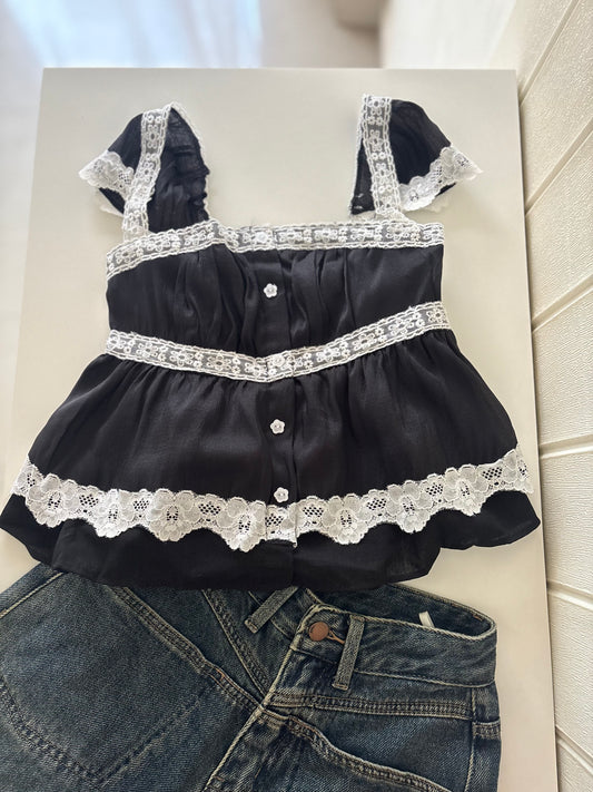 Lucy top in black