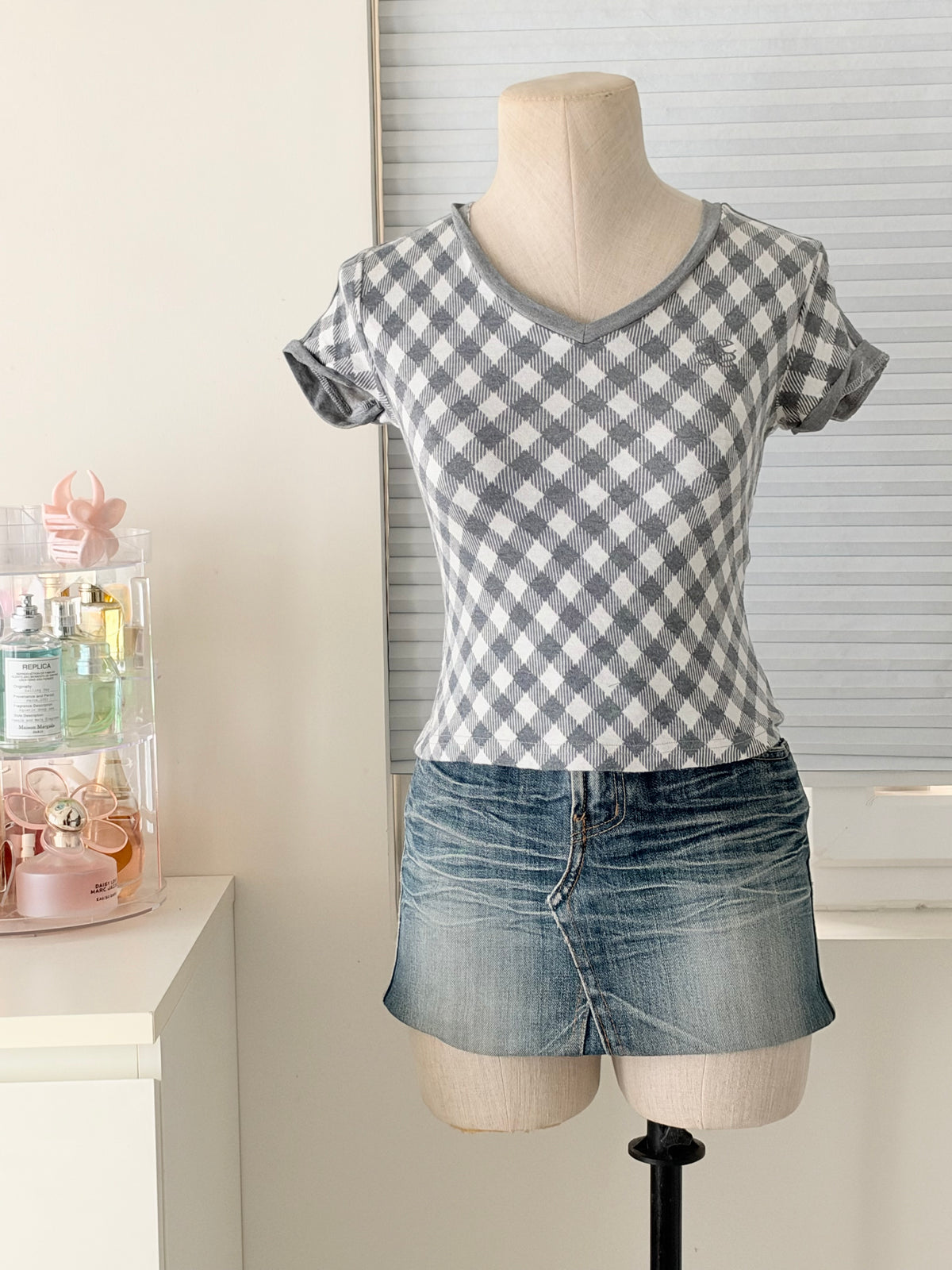 Grey checks top