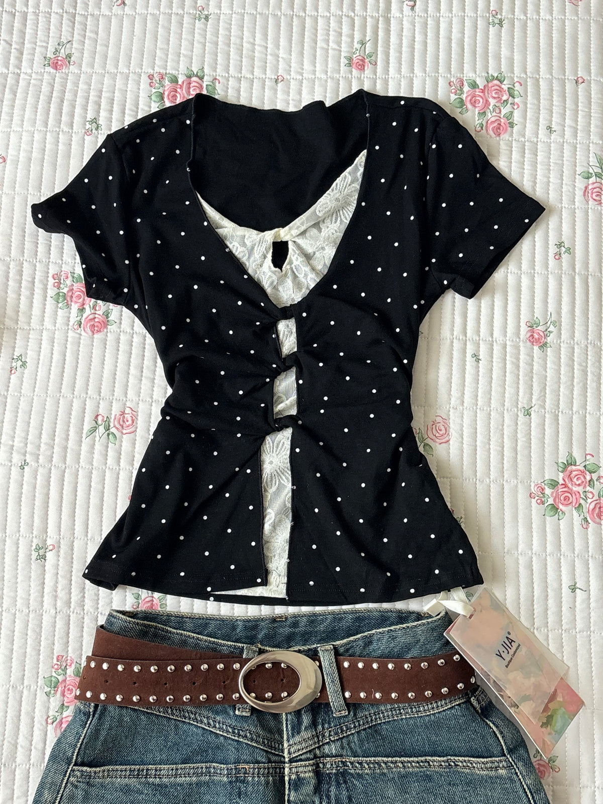 Twist tie layered top