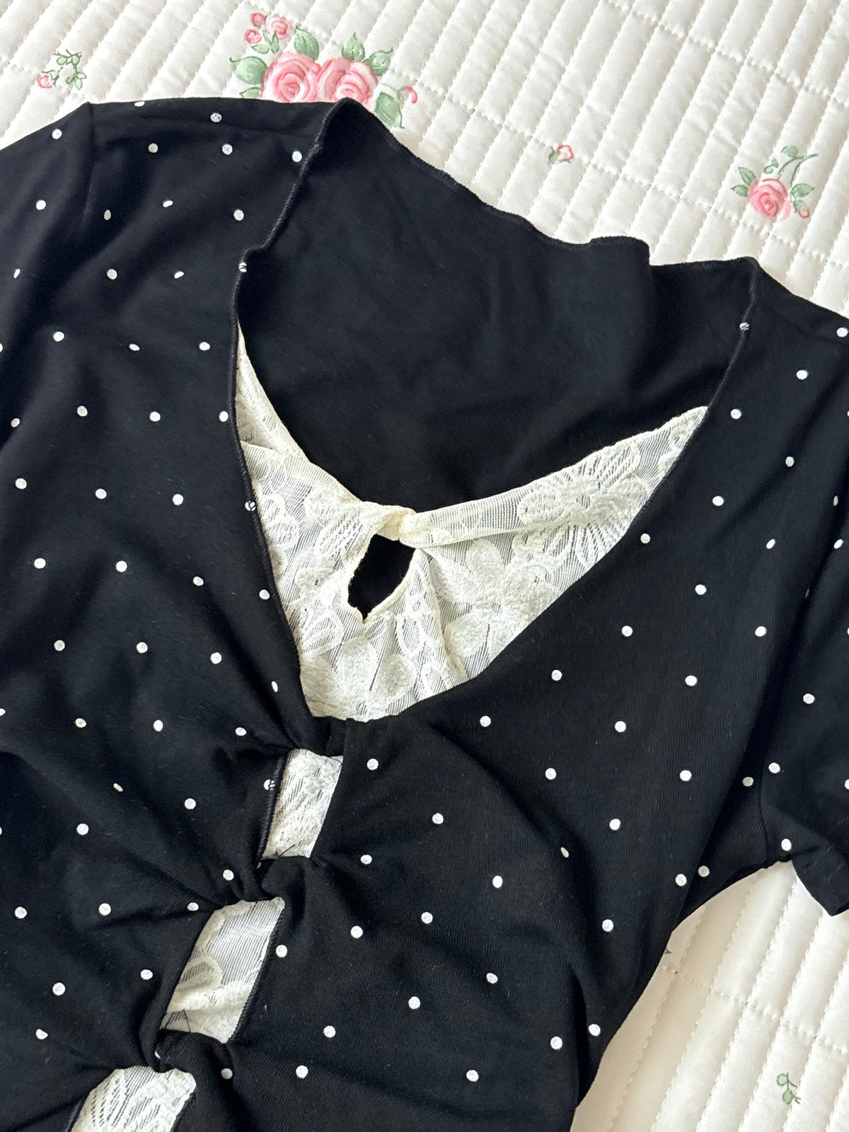 Twist tie layered top