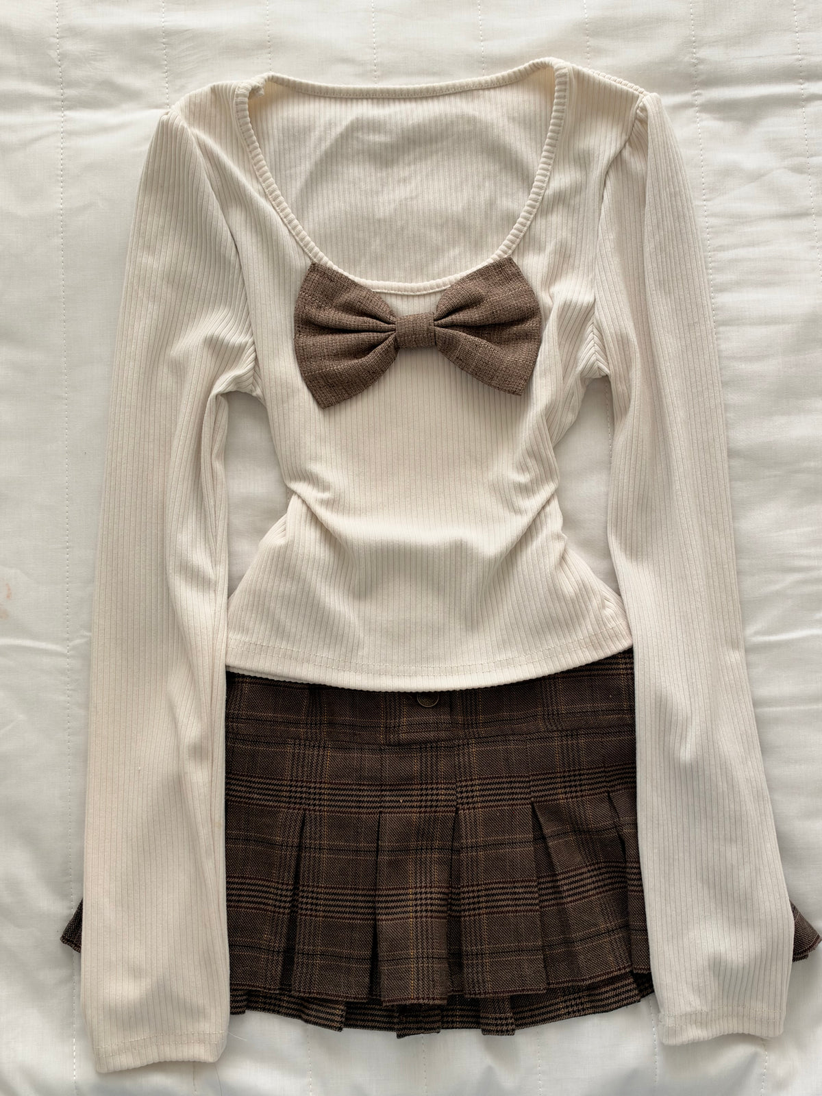 Brown bow top