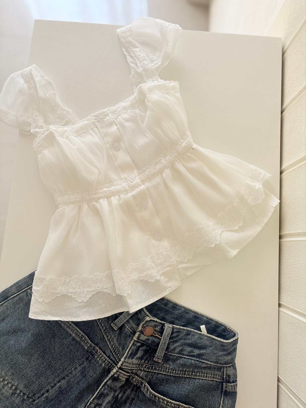 Lucy top in white