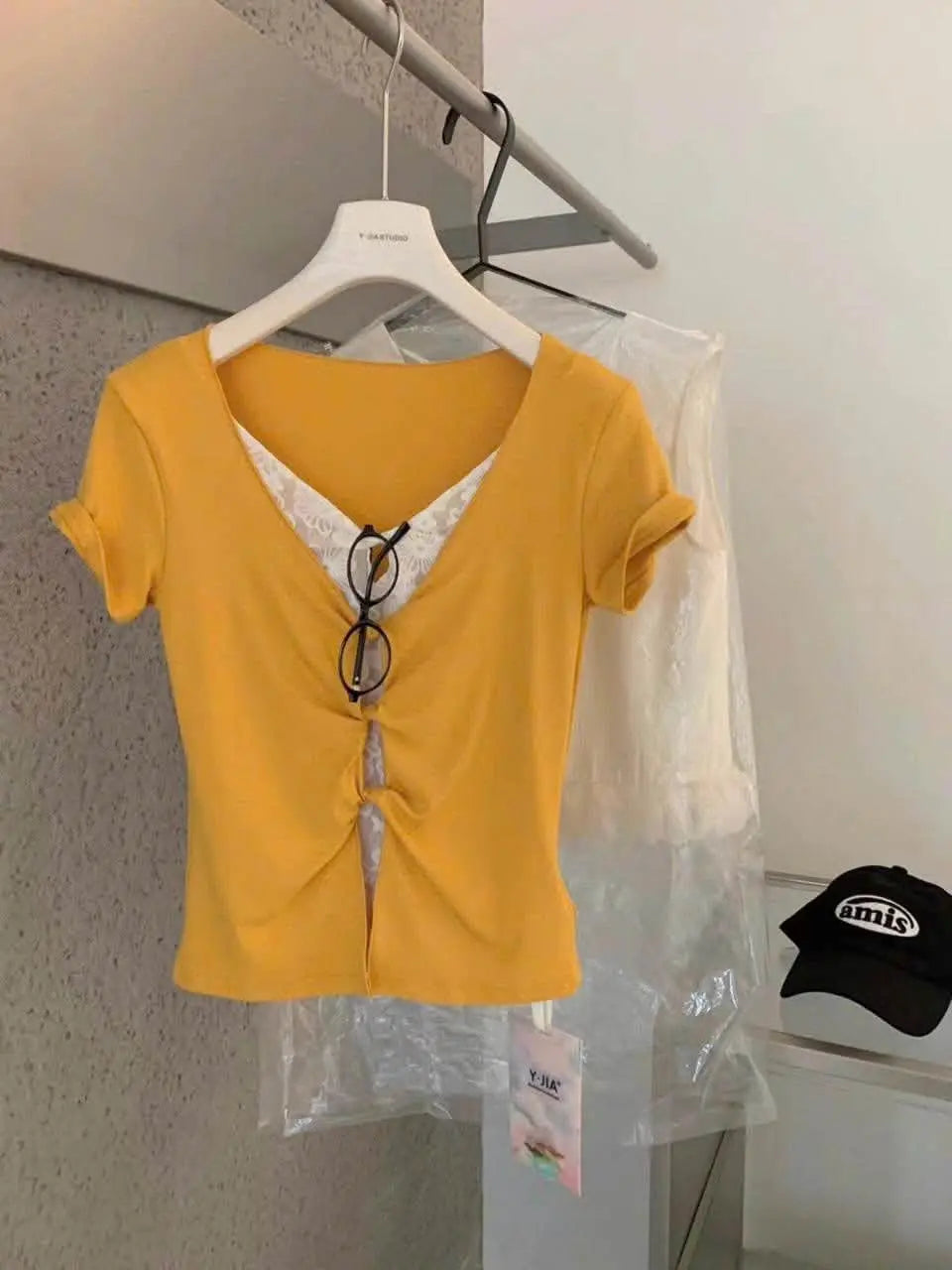 Twist tie layered top