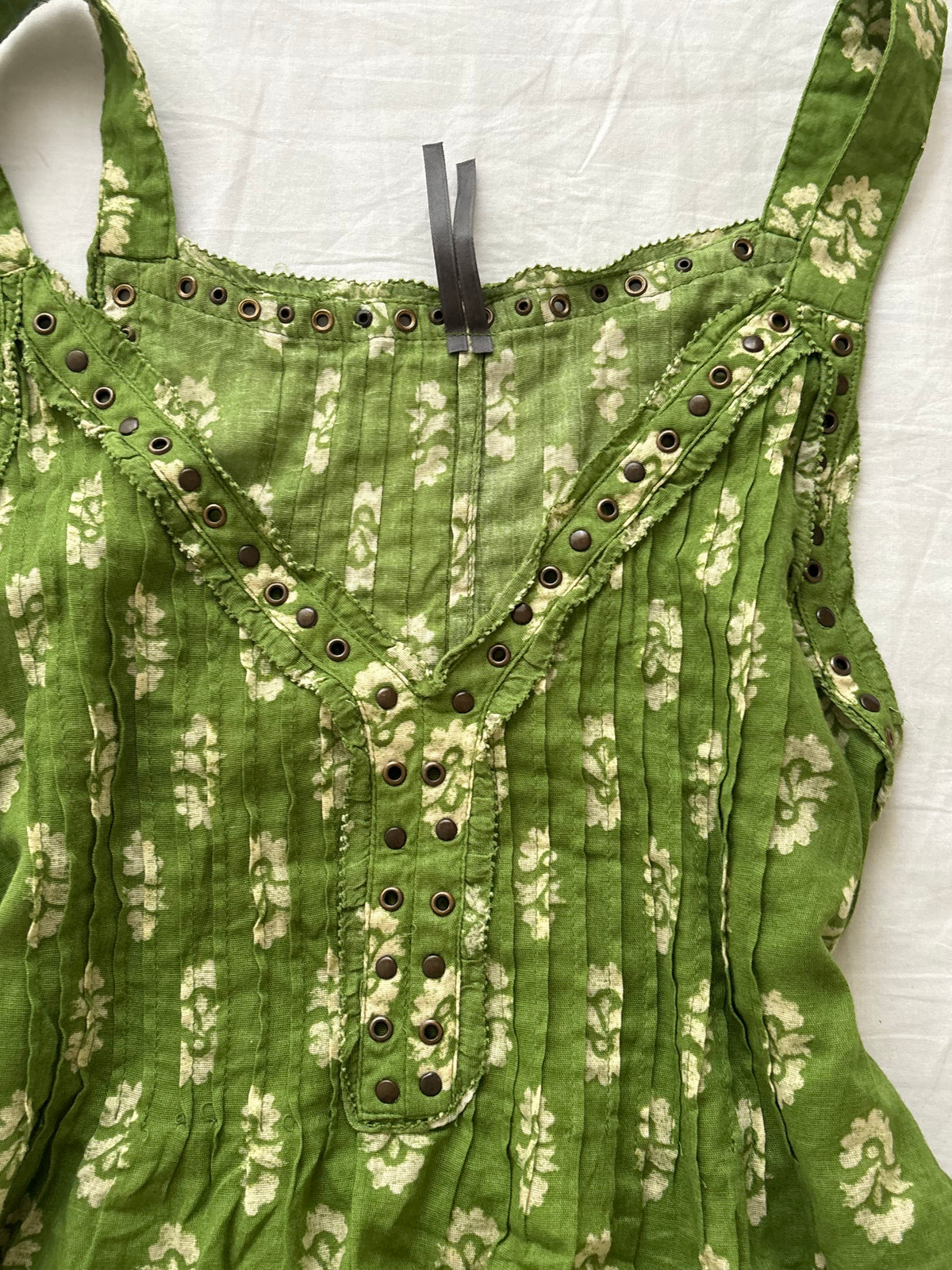 Green a line top
