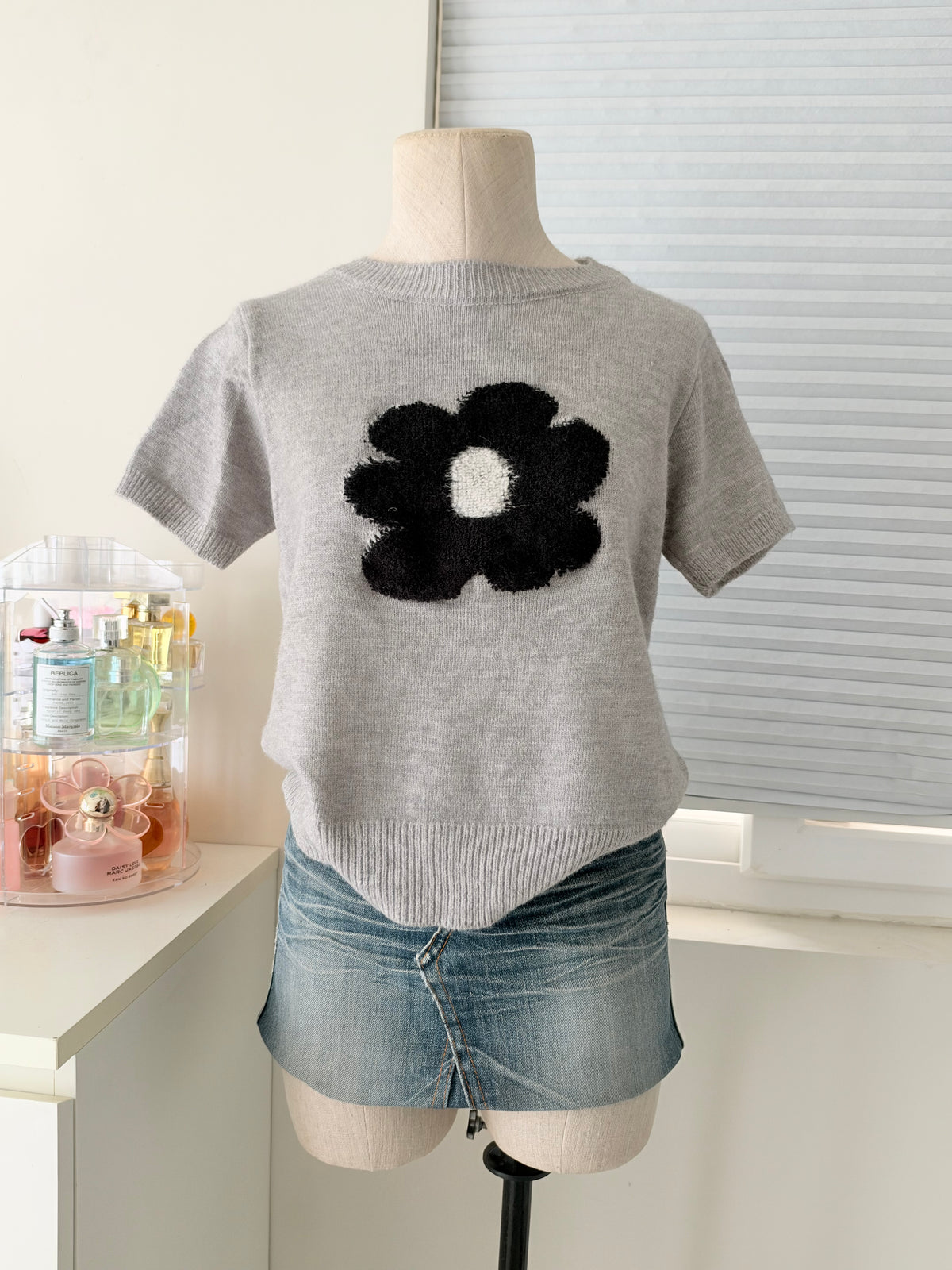 Grey flower knit