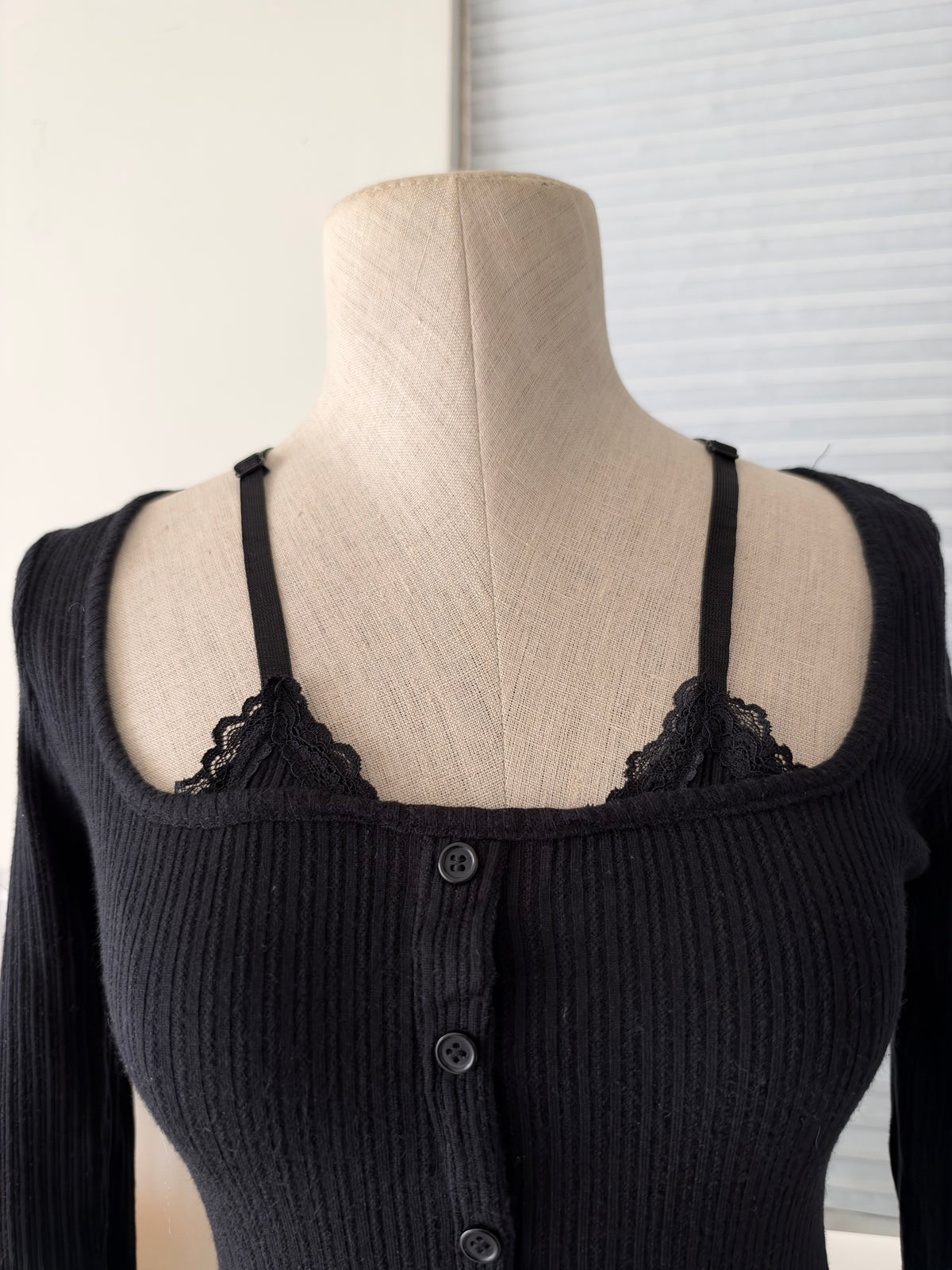 Black ribbed top