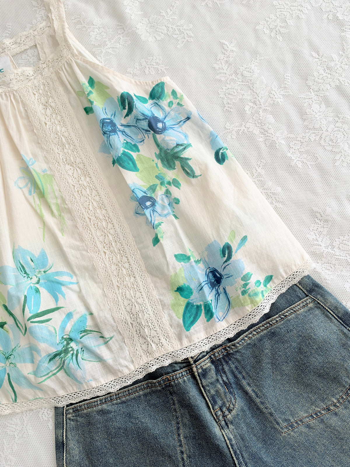 Blue floral top