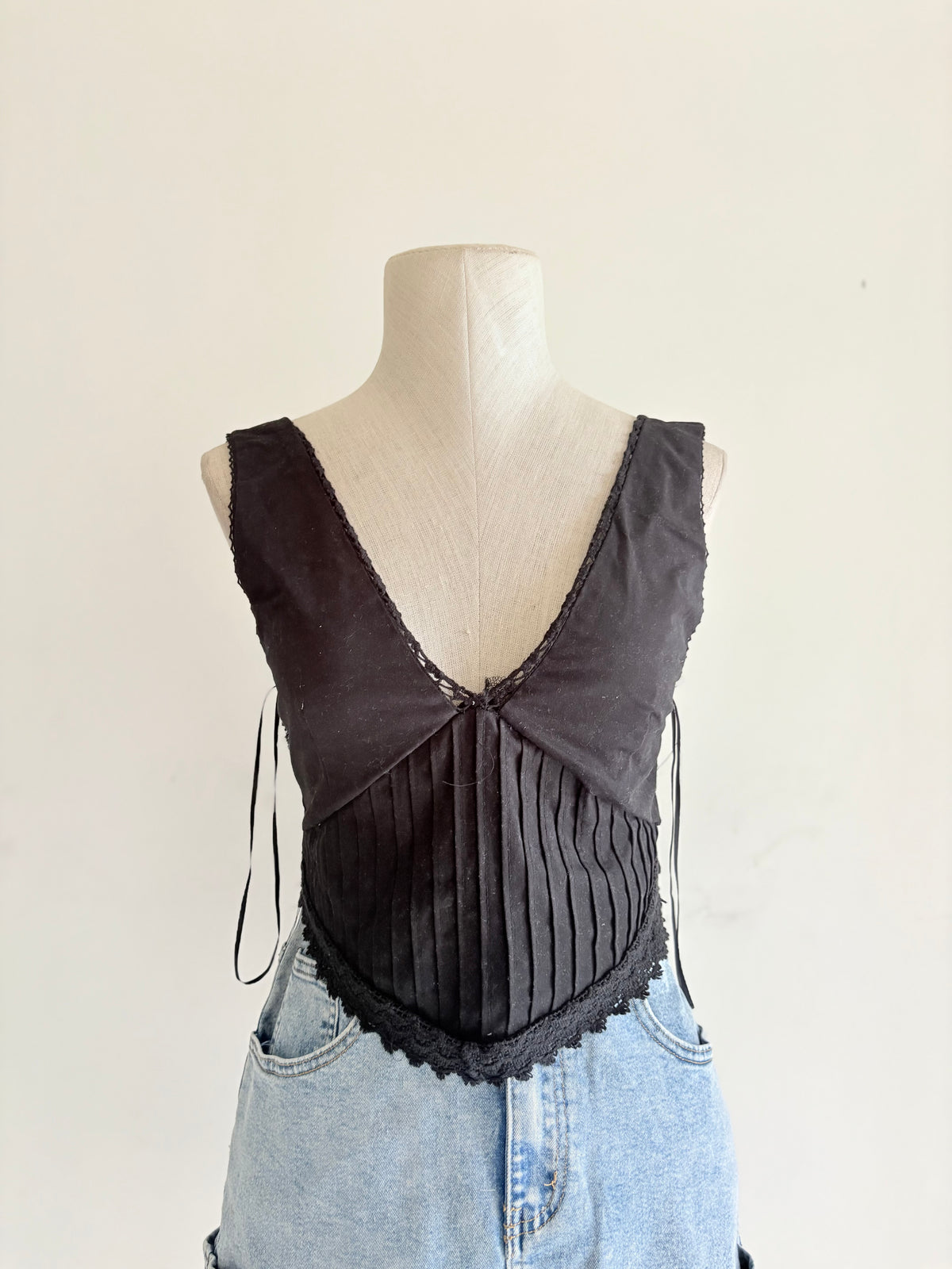 Black cottage top